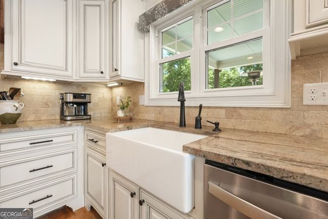 1385 Keans Court, Roswell, GA 30075