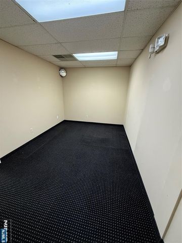 886 Belmont Avenue E, North Haledon, NJ 07508