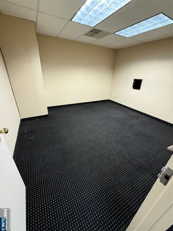 886 Belmont Avenue E, North Haledon, NJ 07508