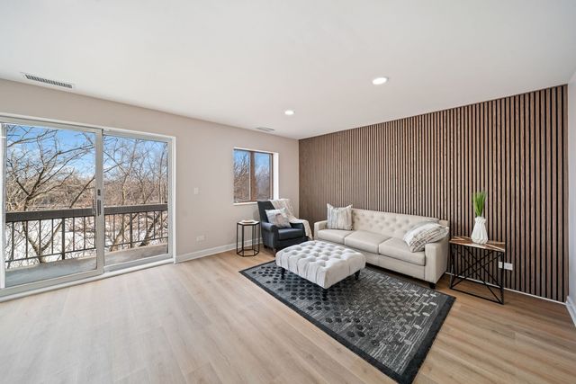 10 Trafalgar Square 403, Lincolnshire, IL 60069