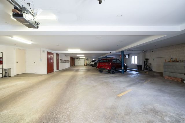 10 Trafalgar Square 403, Lincolnshire, IL 60069