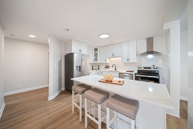 10 Trafalgar Square 403, Lincolnshire, IL 60069