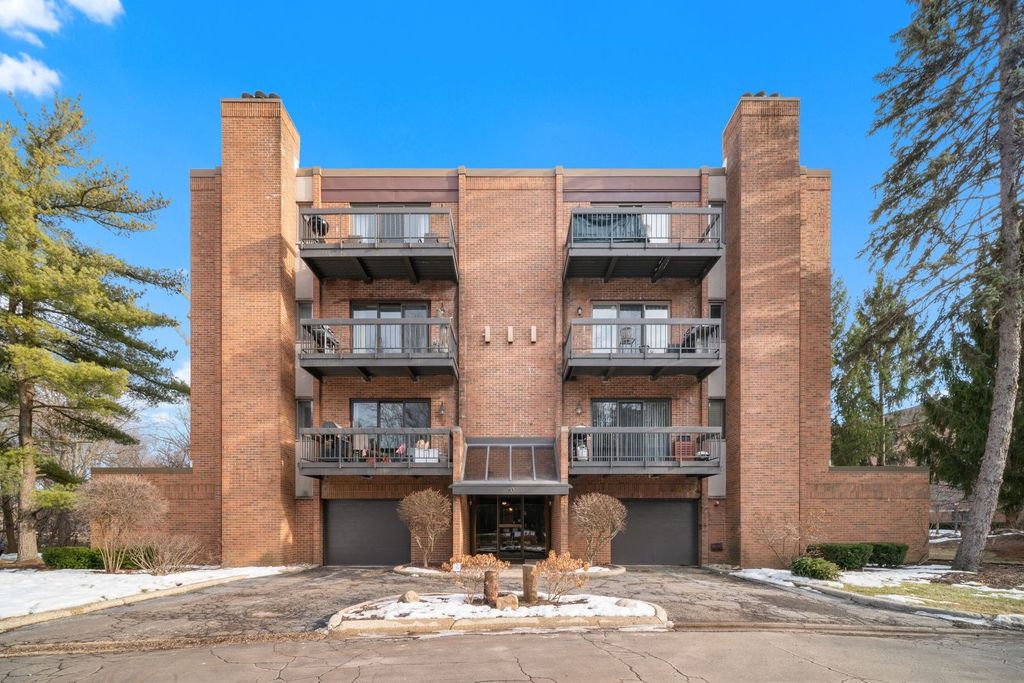 10 Trafalgar Square 403, Lincolnshire, IL 60069