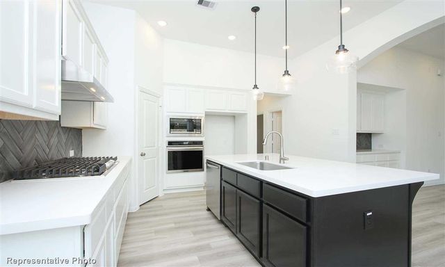 1052 Shoal Creek Trail, Conroe, TX 77304
