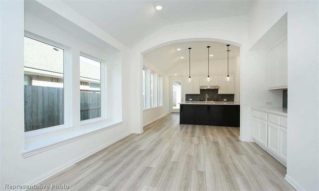 1052 Shoal Creek Trail, Conroe, TX 77304