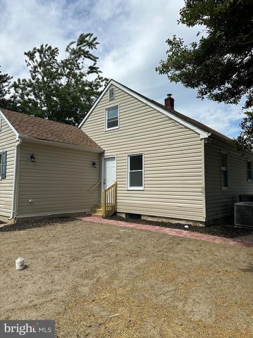 822 WHITE OAK RD, Dover, DE 19901