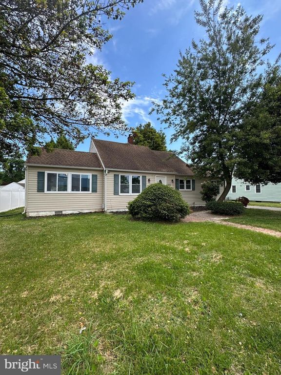 822 WHITE OAK RD, Dover, DE 19901