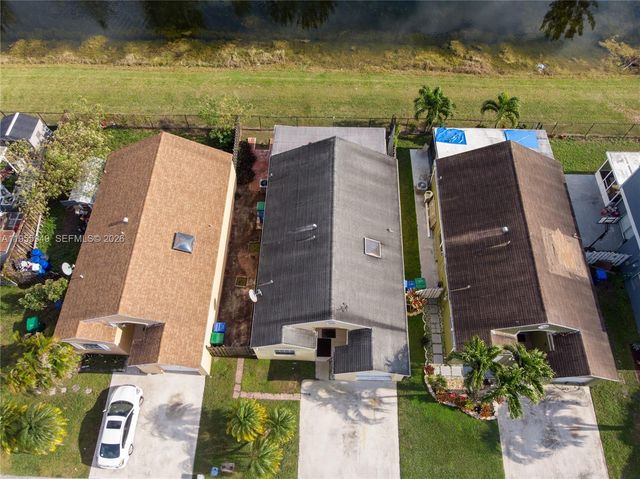 9936 W Daffodil Ln, Miramar, FL 33025