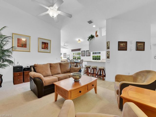 8084 Xenia LN, Naples, FL 34114