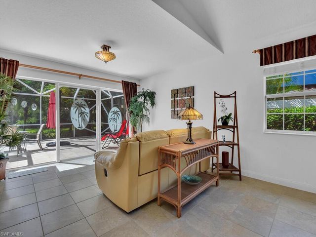 8084 Xenia LN, Naples, FL 34114