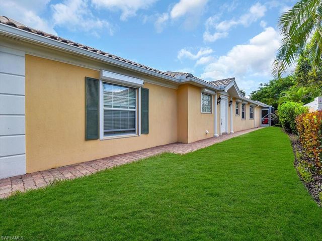 8084 Xenia LN, Naples, FL 34114