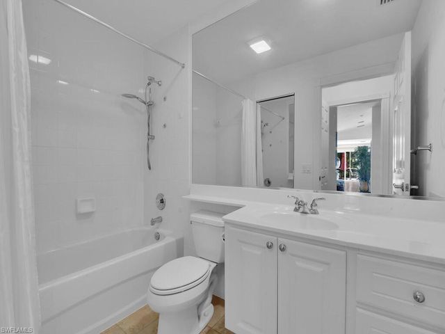 8084 Xenia LN, Naples, FL 34114