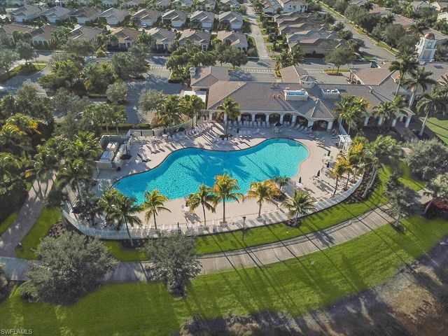 8084 Xenia LN, Naples, FL 34114