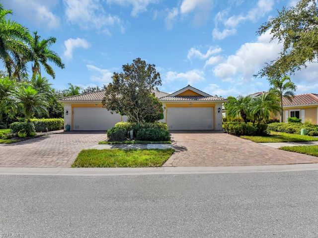 8084 Xenia LN, Naples, FL 34114