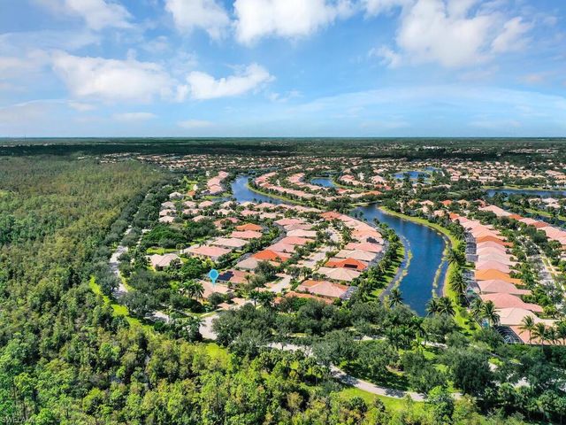 8084 Xenia LN, Naples, FL 34114