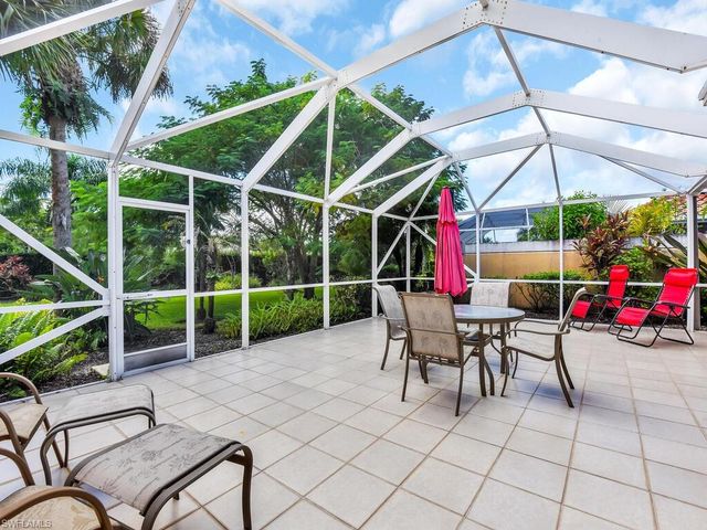 8084 Xenia LN, Naples, FL 34114