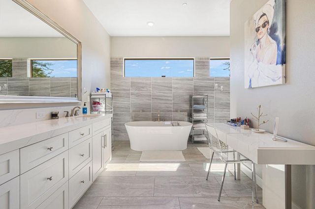 81699 Merv Griffin Way, La Quinta, CA 92253