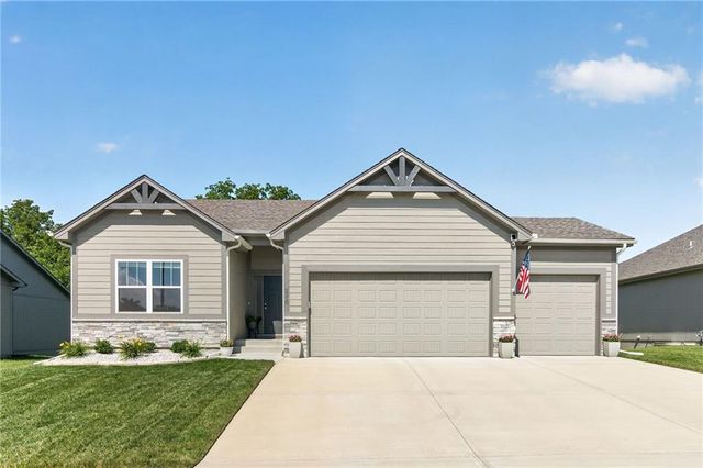 2310 NW Rymeg Drive, Grain Valley, MO 64029