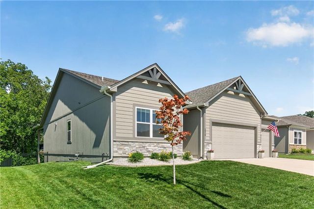 2310 NW Rymeg Drive, Grain Valley, MO 64029