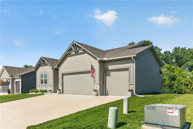 2310 NW Rymeg Drive, Grain Valley, MO 64029
