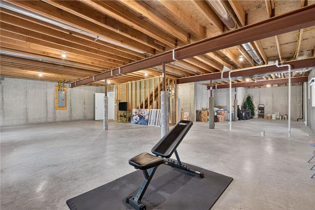 2310 NW Rymeg Drive, Grain Valley, MO 64029