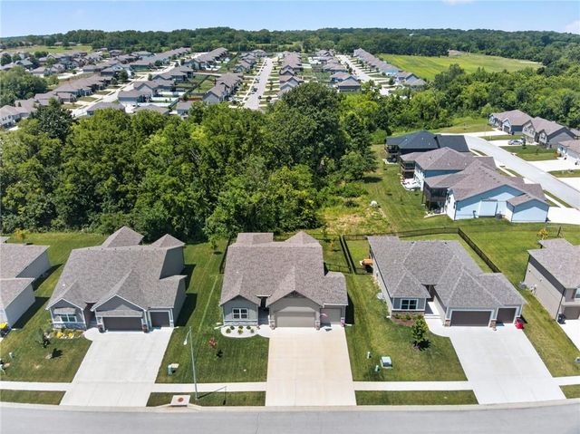 2310 NW Rymeg Drive, Grain Valley, MO 64029