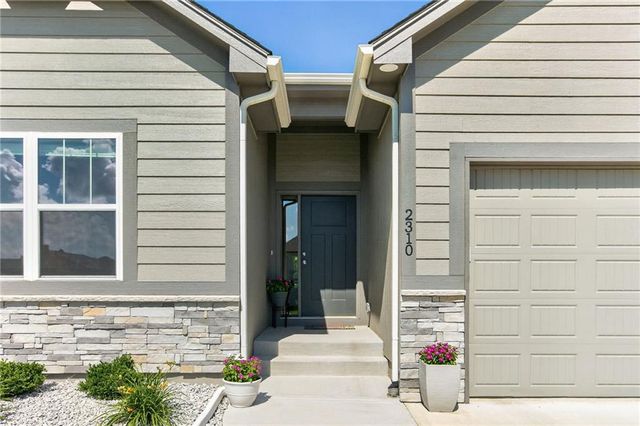 2310 NW Rymeg Drive, Grain Valley, MO 64029