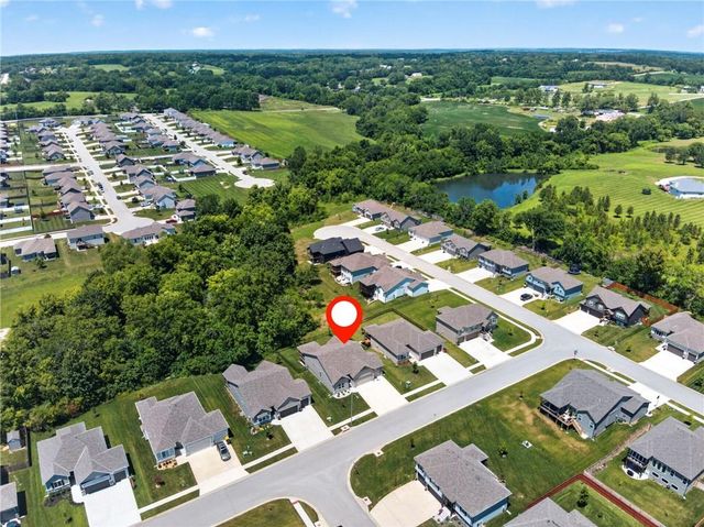 2310 NW Rymeg Drive, Grain Valley, MO 64029