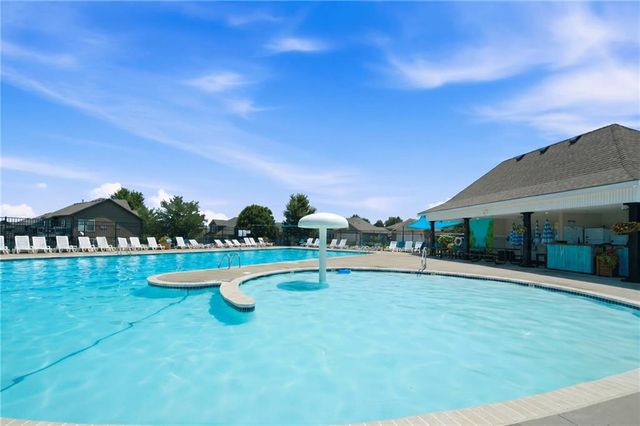 2310 NW Rymeg Drive, Grain Valley, MO 64029