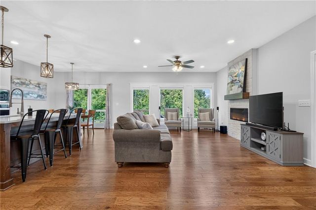 2310 NW Rymeg Drive, Grain Valley, MO 64029