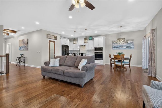 2310 NW Rymeg Drive, Grain Valley, MO 64029