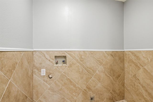 507 E Daugherty Drive, Garland, TX 75041