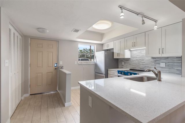 4805 ALT 19 113, Palm Harbor, FL 34683