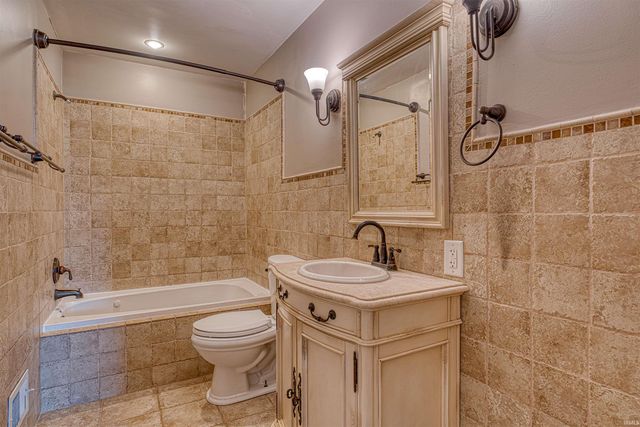 118 Camden Court, Evansville, IN 47715