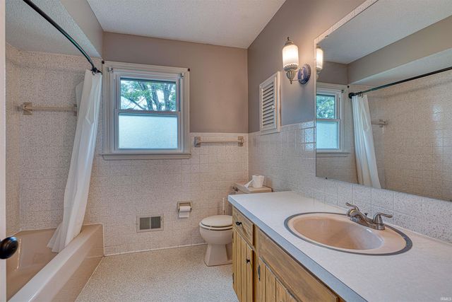 118 Camden Court, Evansville, IN 47715