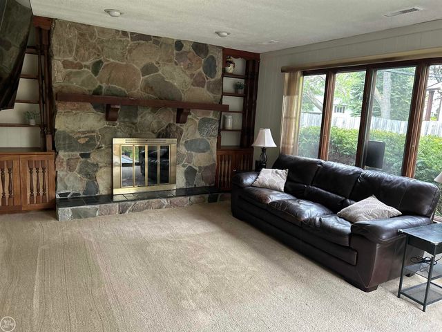 2223 Old Salem Road, Auburn Hills, MI 48326