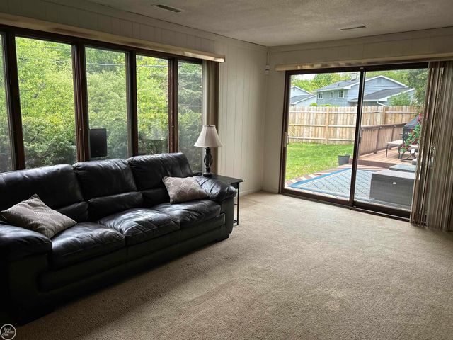 2223 Old Salem Road, Auburn Hills, MI 48326