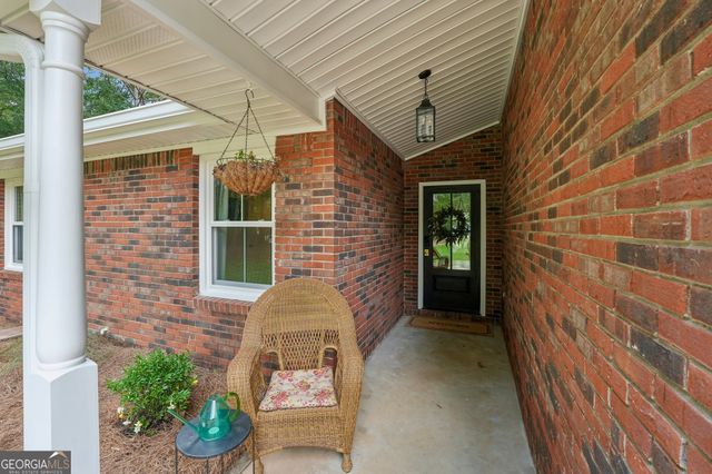 152 Curved Road, Jonesboro, GA 30238