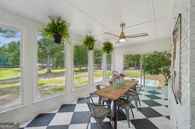 152 Curved Road, Jonesboro, GA 30238