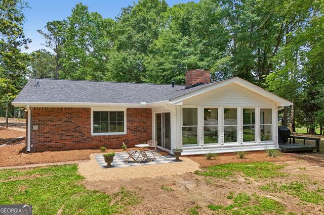 152 Curved Road, Jonesboro, GA 30238