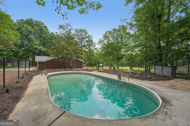 152 Curved Road, Jonesboro, GA 30238