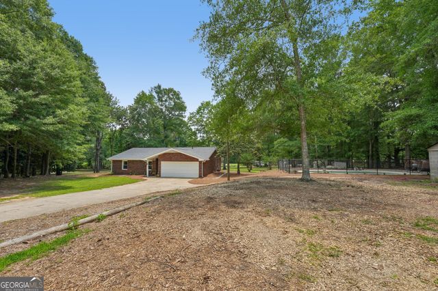 152 Curved Road, Jonesboro, GA 30238