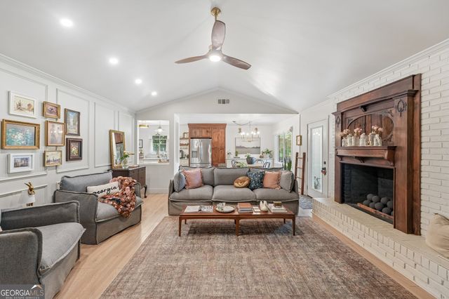 152 Curved Road, Jonesboro, GA 30238