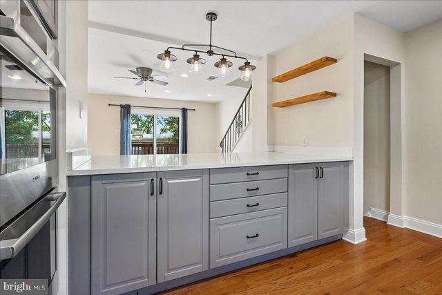 223 BURGESS AVE, Alexandria, VA 22305