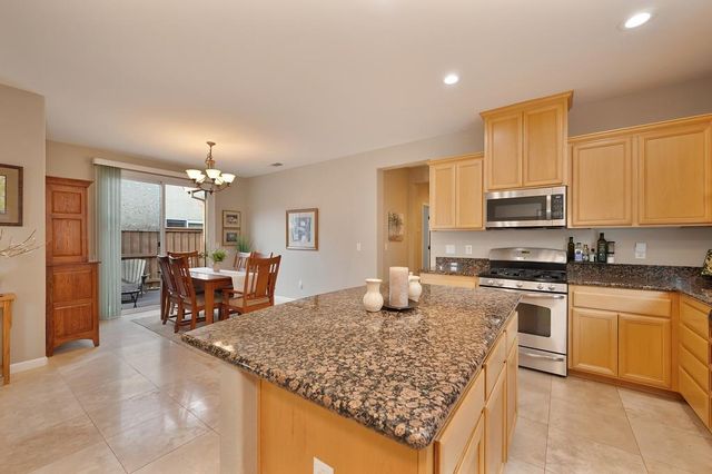 4133 Hovnanian Dr, Sacramento, CA 95834