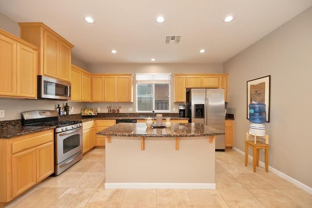 4133 Hovnanian Dr, Sacramento, CA 95834