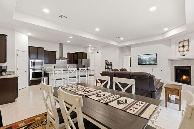 2562 Camino Plata Loop NE, Rio Rancho, NM 87144