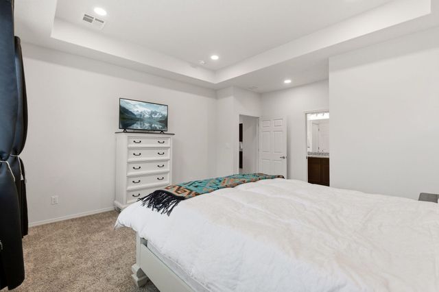 2562 Camino Plata Loop NE, Rio Rancho, NM 87144