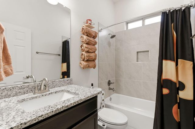 2562 Camino Plata Loop NE, Rio Rancho, NM 87144