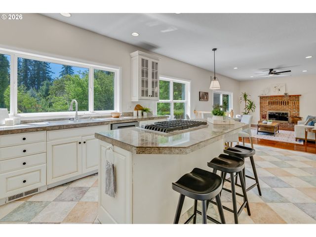 13358 S CARUS Rd, Oregon City, OR 97045